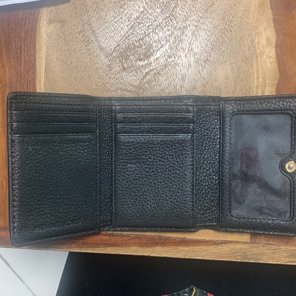 Michael Kors Black Pebbled wallet - Picture 2 of 5